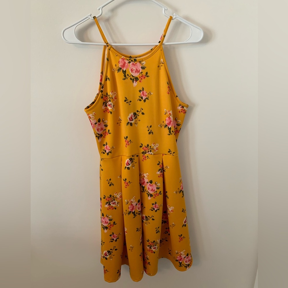 Floral Yellow Dress Size M (Juniors) - New
